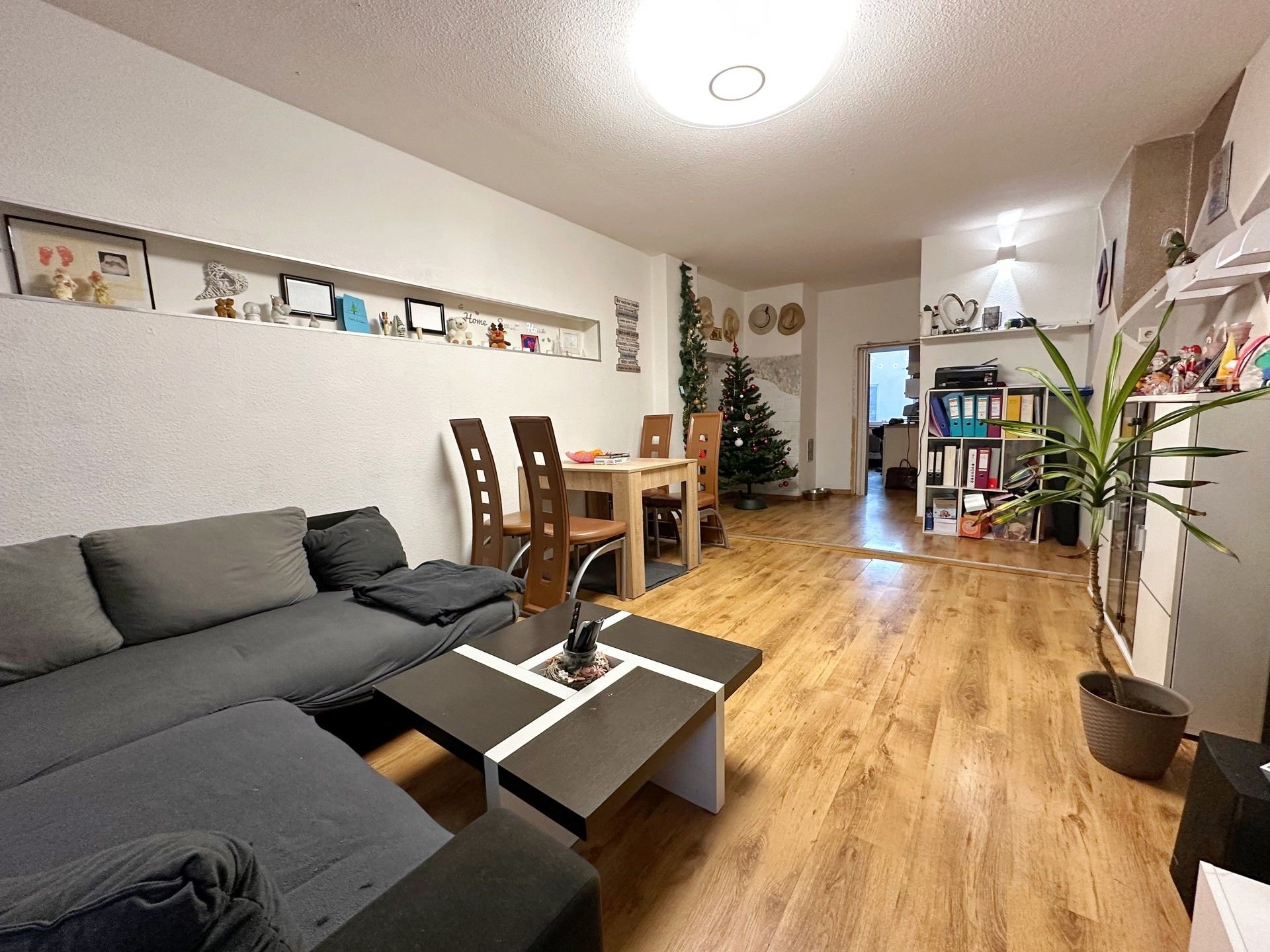 Reihenmittelhaus zum Kauf 100.000 € 5 Zimmer 91 m²<br/>Wohnfläche 120 m²<br/>Grundstück Wurzen Wurzen 04808