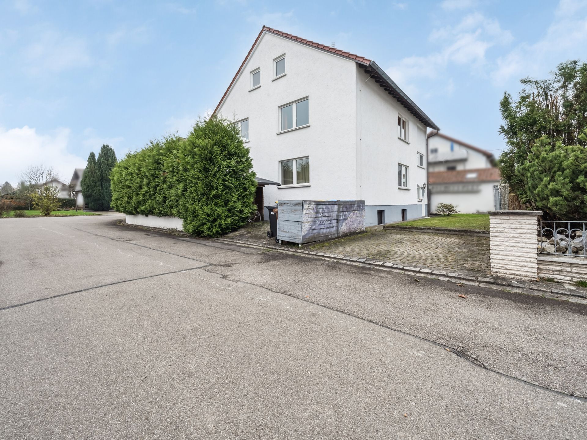 Mehrfamilienhaus zum Kauf 799.000 € 14 Zimmer 329,9 m²<br/>Wohnfläche 535 m²<br/>Grundstück Gögglingen Ulm 89079