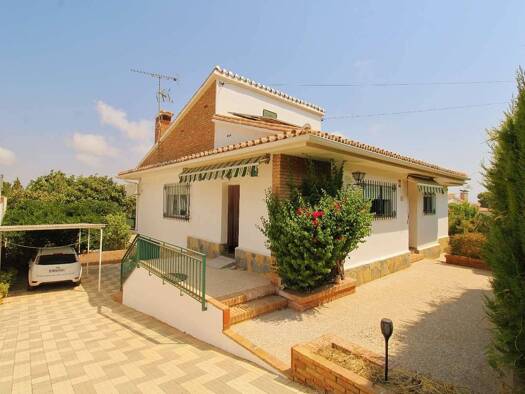 Villa zum Kauf 675.000 € 3 Zimmer 160 m² 651 m² Grundstück Alhaurín de la Torre 29130