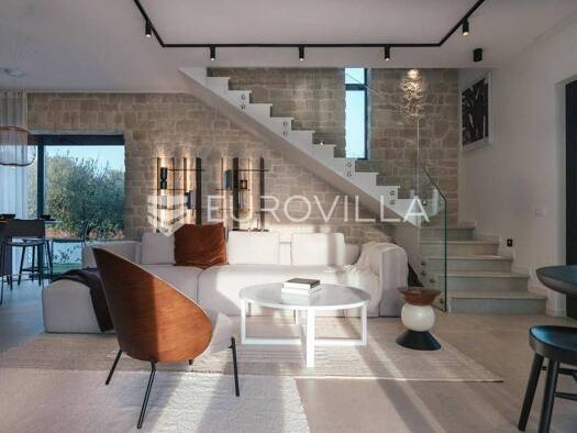 Villa zur Miete - Erstbezug 4.990 € 3 Zimmer 165 m² Gedići Vabriga 52465
