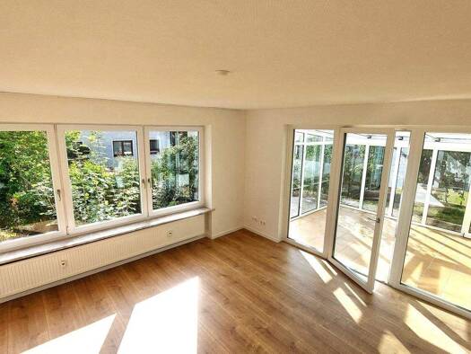 Terrassenwohnung zur Miete 950 € 5 Zimmer 150 m² EG frei ab 01.12.2026 Eugen-Roth-Straße 4 Plößberg Plößberg 95703