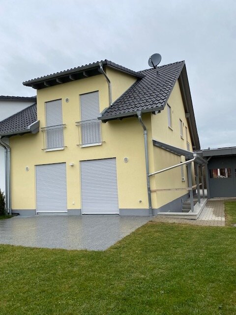 Doppelhaushälfte zur Miete 1.250 € 5 Zimmer 122 m²<br/>Wohnfläche 400 m²<br/>Grundstück 01.02.2025<br/>Verfügbarkeit Bad Wurzach Bad Wurzach 88410