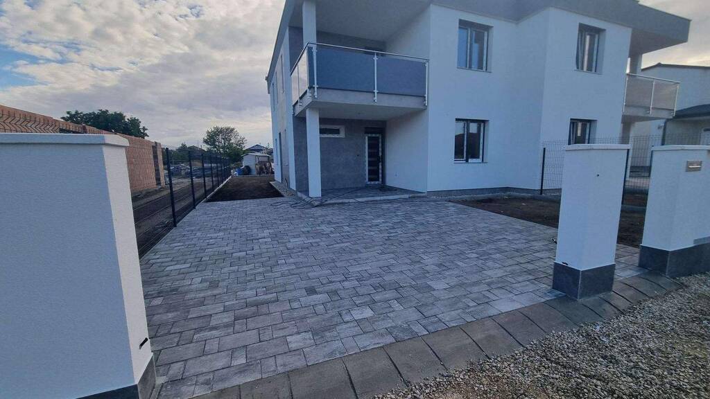 Einfamilienhaus zum Kauf - Erstbezug 395.000 € 5 Zimmer 130 m² 300 m² Grundstück Siófok 8600