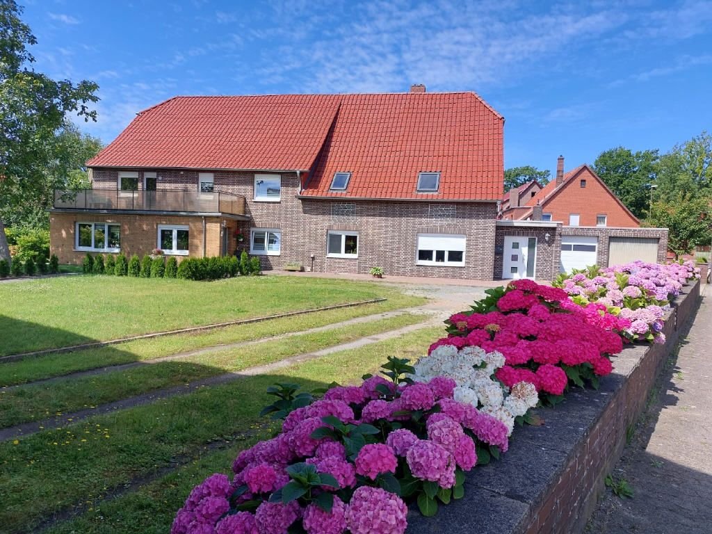 Haus zum Kauf 649.000 € 10 Zimmer 340 m²<br/>Wohnfläche 2.228 m²<br/>Grundstück Edemissen Edemissen 31234