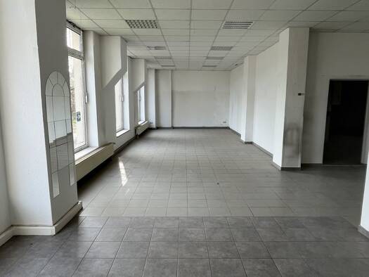 Haus zum Kauf 220.000 € 15 Zimmer 126 m² 2.300 m² Grundstück Altenburg Altenburg 04600