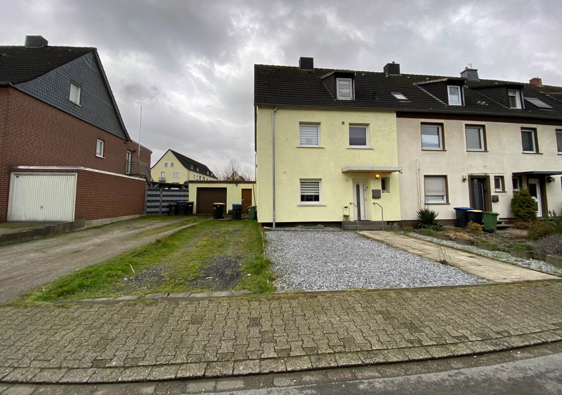 Mehrfamilienhaus zum Kauf 220.000 € 5 Zimmer 143 m²<br/>Wohnfläche 557 m²<br/>Grundstück Alstedde Lünen 44534