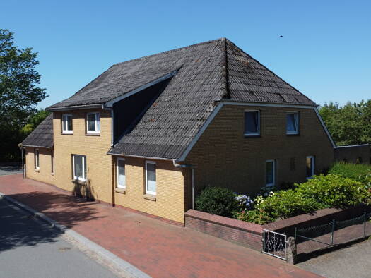 Mehrfamilienhaus zum Kauf 198.000 € 13 Zimmer 280 m² 1.373 m² Grundstück Schwabstedt 25876