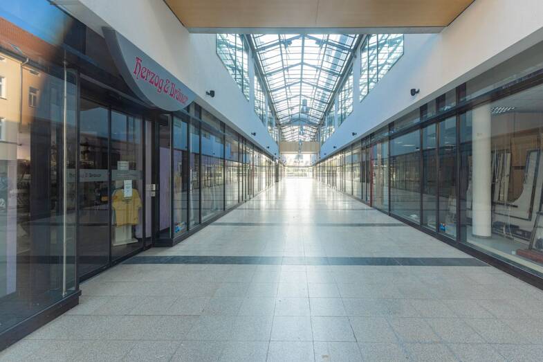 Laden zur Miete provisionsfrei 1 Zimmer 360 m² Verkaufsfläche Merseburg Merseburg 06217