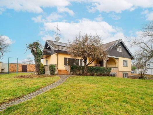 Einfamilienhaus zum Kauf 550.000 € 11 Zimmer 287,4 m² 1.498 m² Grundstück Weisweil 79367