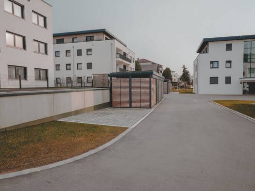 Wohnung zur Miete 1.239 € 3 Zimmer 93,6 m² Geschoss 1/4 frei ab sofort Straubing Straubing 94315