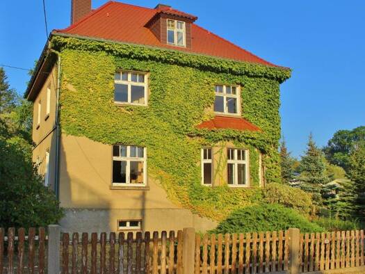 Haus zum Kauf 170.000 € 6 Zimmer 125 m² 1.230 m² Grundstück frei ab sofort Steinstraße 20 Großröhrsdorf 01900