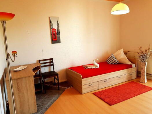 WG-Zimmer zur Miete auf Zeit 190 € 16 m² 2. Geschoss Martin-Luther-Straße 12 Stadtmitte Plauen 08525