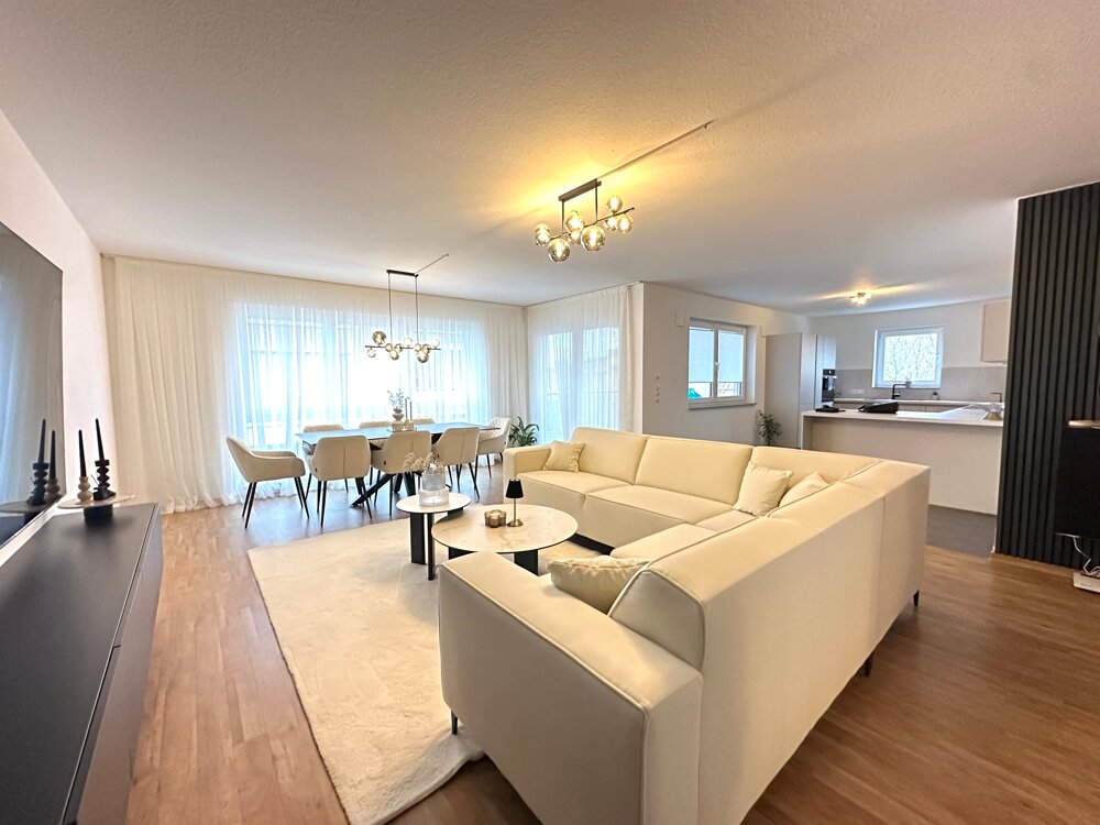 Wohnung zur Miete 990 € 3 Zimmer 114 m²<br/>Wohnfläche 1.<br/>Geschoss 01.04.2025<br/>Verfügbarkeit Heddesdorf Neuwied 56564