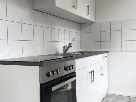 Wohnung zur Miete 250 € 2 Zimmer 50 m² 2. Geschoss frei ab 01.01.2026 Paul-Jäkel-Str. 44 Altendorf Chemnitz 09113
