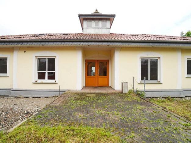 Praxis zur Miete provisionsfrei 9,62 € 8 Zimmer 182 m² Bürofläche Mönninghausen Geseke 59590