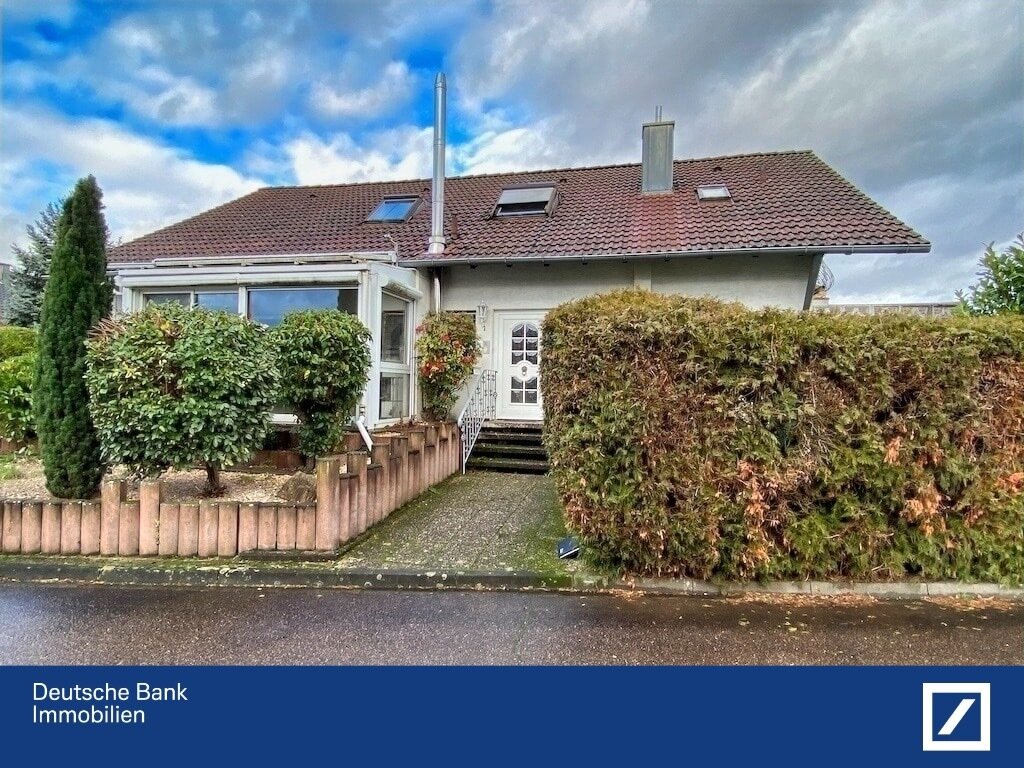 Einfamilienhaus zum Kauf 711.000 € 8 Zimmer 254 m²<br/>Wohnfläche 528 m²<br/>Grundstück ab sofort<br/>Verfügbarkeit Würmersheim Durmersheim 76448