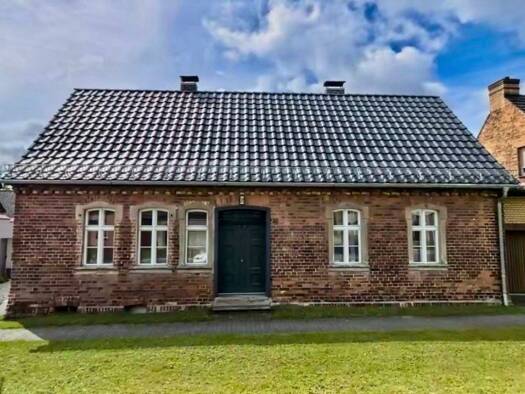Einfamilienhaus zum Kauf provisionsfrei 3 Zimmer 110 m² 997 m² Grundstück Betten Massen-Niederlausitz 03238