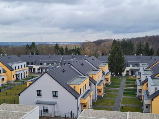 Mehrfamilienhaus zum Kauf - Erstbezug provisionsfrei als Kapitalanlage geeignet 4.069.000 € 1.360 m² 6.088 m² Grundstück Westbergstraße 76 Rudelswalde Crimmitschau 08451