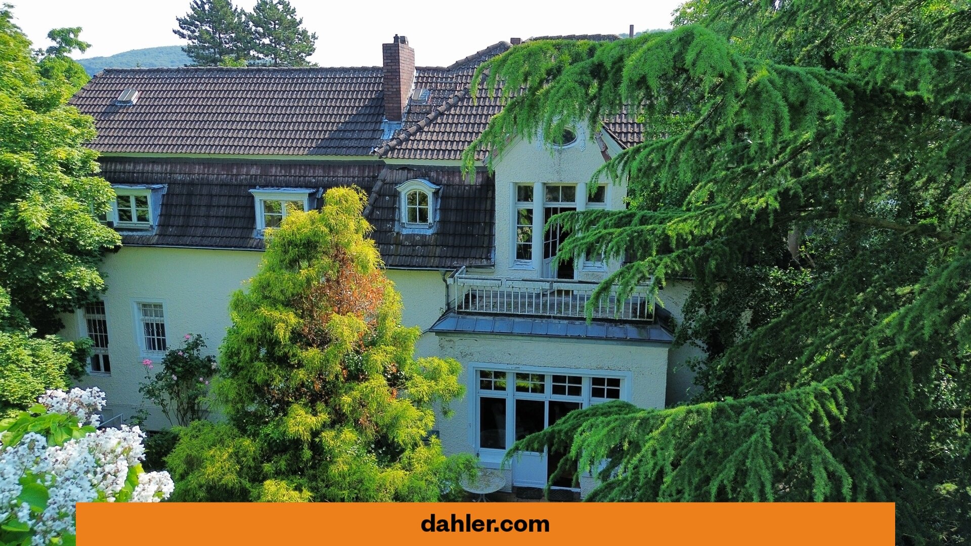 Villa zum Kauf 790.000 € 6 Zimmer 218 m²<br/>Wohnfläche 755 m²<br/>Grundstück Niederdollendorf Königswinter / Niederdollendorf 53639