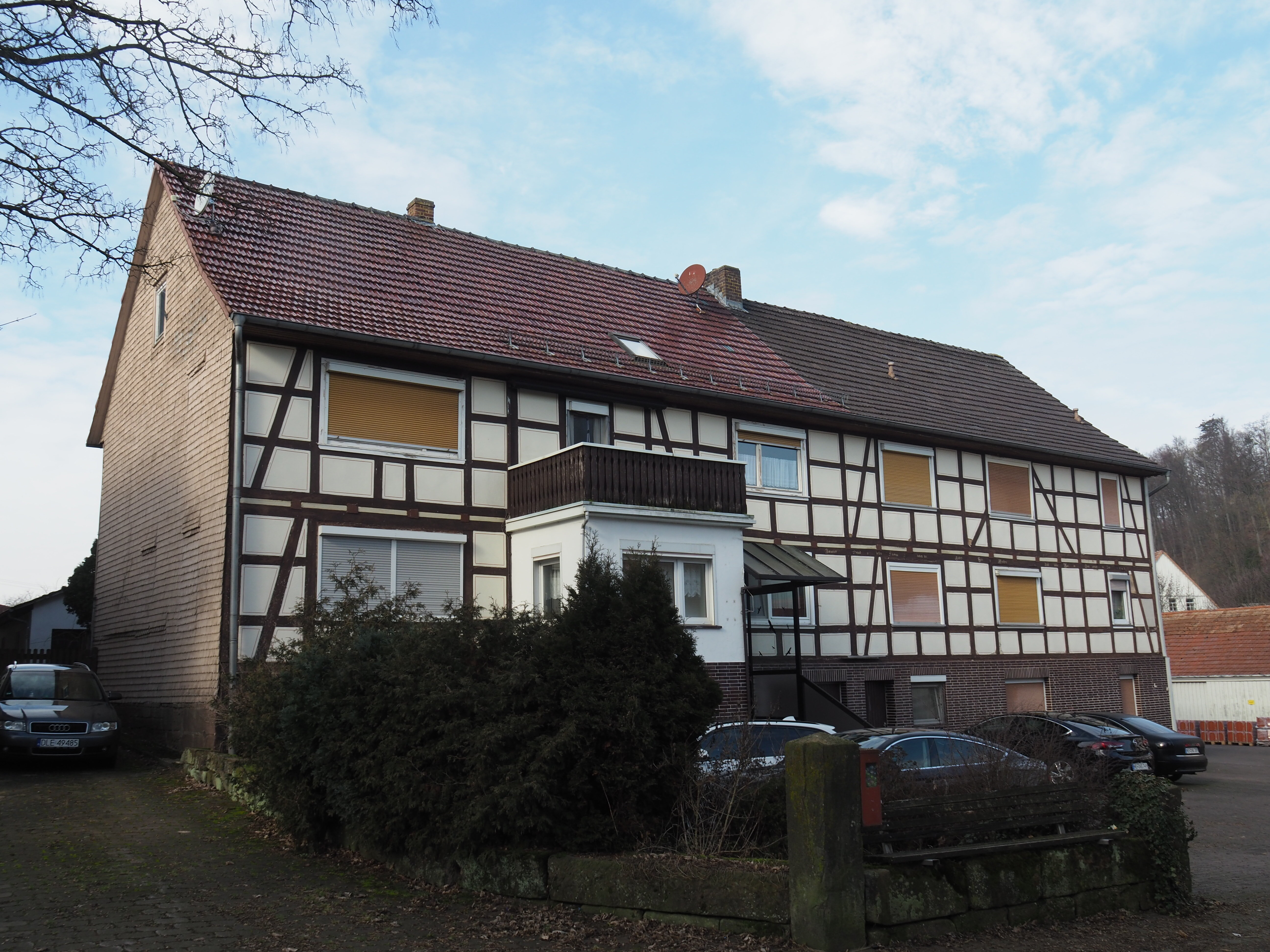 Apartmenthaus zum Kauf als Kapitalanlage geeignet 345.000 € 21 Zimmer 550 m²<br/>Fläche 1.375 m²<br/>Grundstück Saasen Neuenstein 36286