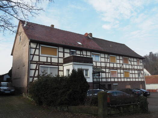 Mehrfamilienhaus zum Kauf als Kapitalanlage geeignet 345.000 € 21 Zimmer 550 m² 1.375 m² Grundstück Saasen Neuenstein 36286