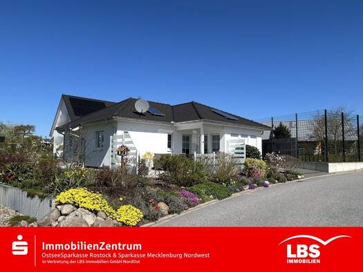 Bungalow zum Kauf provisionsfrei 370.000 € 3 Zimmer 92 m² 411 m² Grundstück frei ab 01.08.2026 Satow 18239