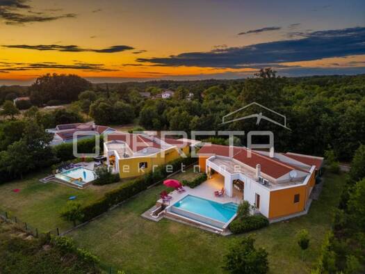 Haus zum Kauf 850.000 € 7 Zimmer 340 m² Svetvinčenat