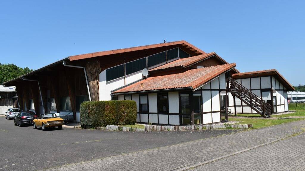 Lagerhalle zum Kauf 650.000 € 1.500 m² Lagerfläche teilbar ab 500 m² Schwarzhausen Waltershausen 99880