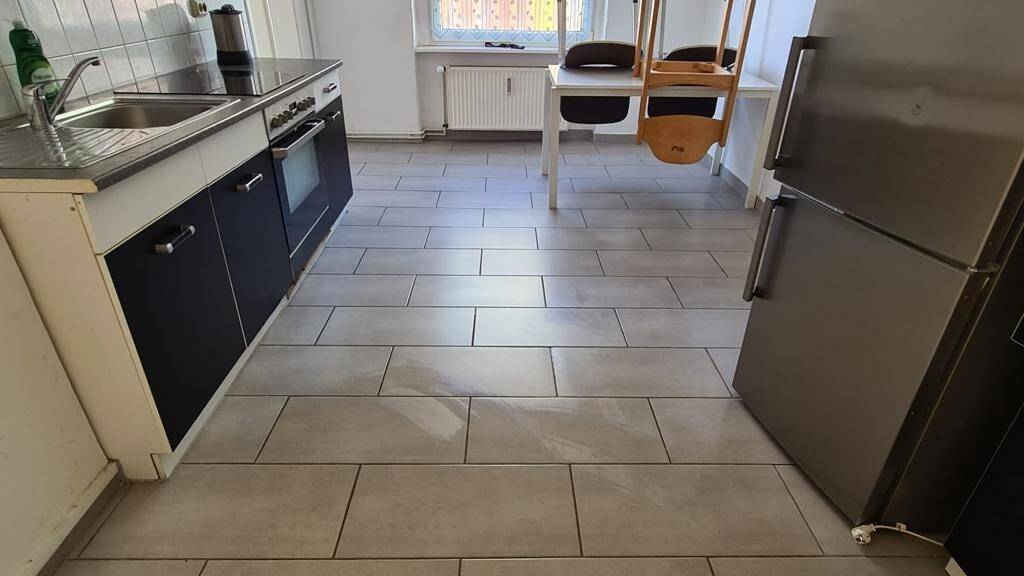 Wohnung zur Miete 470 € 4 Zimmer 65 m² Freiimfelde Halle 06112