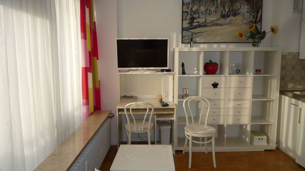 Wohnung zur Miete 599 € 1 Zimmer 28 m² Geschoss 5/7 frei ab sofort Kaiserstraße 5 Pempelfort Düsseldorf 40479