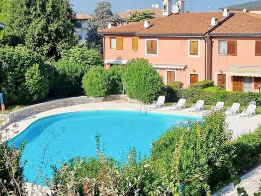 Haus zum Kauf 1.200.000 € 8 Zimmer 250 m² 300 m² Grundstück frei ab sofort Via Dante Alighieri Desenzano del Garda