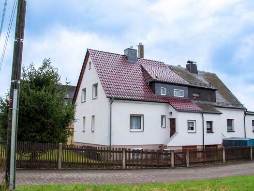 Doppelhaushälfte zum Kauf 128.000 € 5 Zimmer 100 m² 550 m² Grundstück Taura 09249