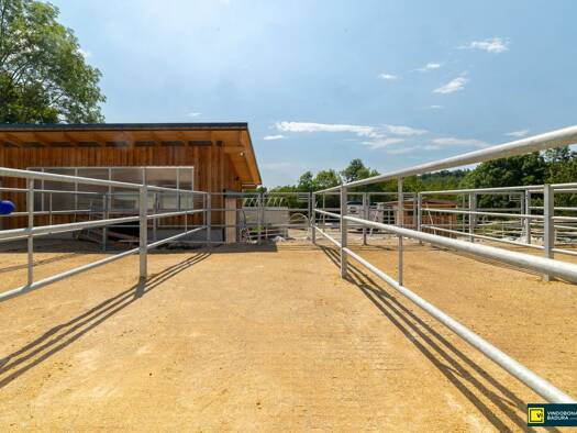 Reiterhof zum Kauf 1.600.000 € 27.114 m² Grundstück Wienerwald 2392