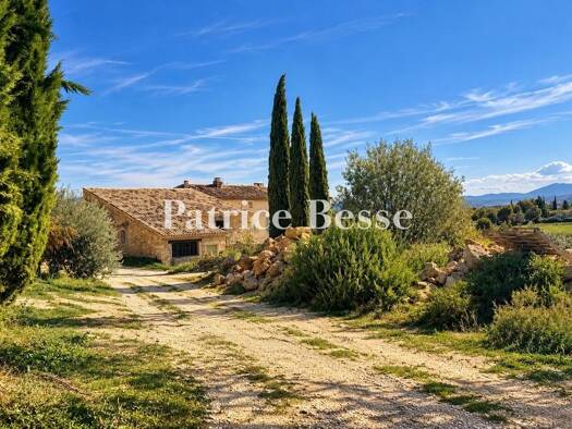 Bauernhaus zum Kauf 744.681 € 12 Zimmer 1.000 m² 35.048 m² Grundstück Grignan 26230