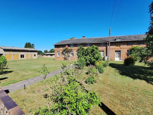 Bauernhaus zum Kauf 75.000 € 5 Zimmer 96 m² 5.517 m² Grundstück frei ab sofort Lenzener Straße 2 Gorlosen 19294
