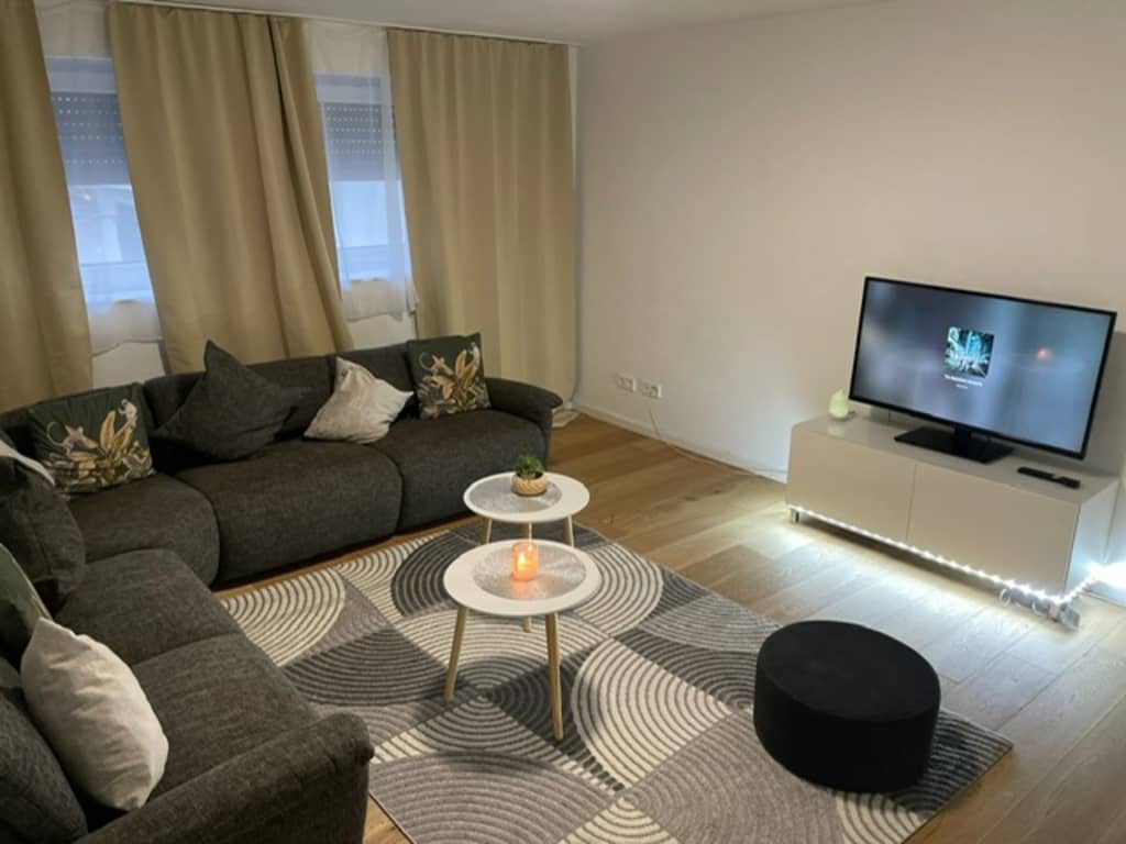 Wohnung zur Miete Wohnen auf Zeit 4.976 € 3 Zimmer 90 m²<br/>Wohnfläche ab sofort<br/>Verfügbarkeit Leuschnerstraße Feuersee Stuttgart 70176