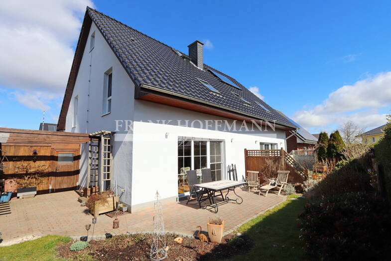 Mehrfamilienhaus zum Kauf 649.000 € 8 Zimmer 190 m² 408 m² Grundstück Henstedt-Ulzburg 24558