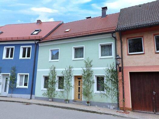 Reihenmittelhaus zum Kauf 110.000 € 7 Zimmer 124,2 m² 397 m² Grundstück frei ab sofort Pleystein 92714