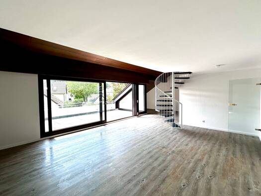 Maisonette zur Miete 1.690 € 3 Zimmer 149 m² Dachgeschoss, 2. Geschoss frei ab sofort Dechant-Heimbach-Strasse 36 Schweinheim Bonn 53177