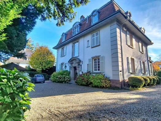 Villa zum Kauf 10 Zimmer 466 m² 2.482 m² Grundstück Rebberg Nord Mulhouse 68100