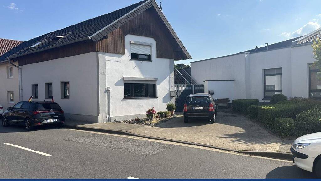 Mehrfamilienhaus zum Kauf 263.000 € 7 Zimmer 170 m² 246 m² Grundstück Michaelstraße 47 Kelz Vettweiß 52391