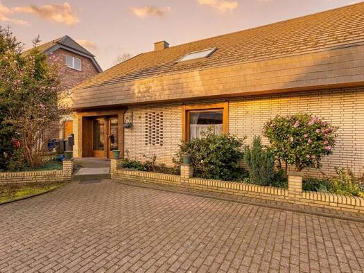Einfamilienhaus zum Kauf 299.000 € 5 Zimmer 193 m² 625 m² Grundstück Grieth Kalkar 47546
