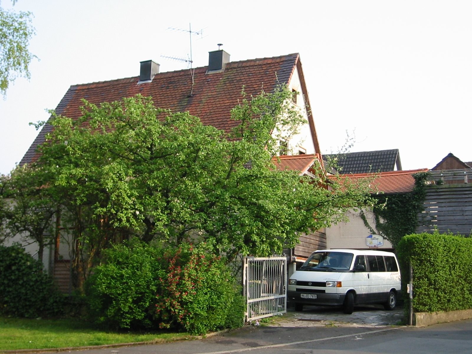 Einfamilienhaus zum Kauf provisionsfrei 328.000 € 7 Zimmer 134 m²<br/>Wohnfläche 571 m²<br/>Grundstück ab sofort<br/>Verfügbarkeit Untere Dorfstr. 46 Kist 97270