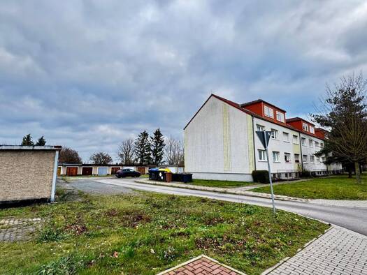 Mehrfamilienhaus zum Kauf als Kapitalanlage geeignet 920.000 € 83 Zimmer 1.940,2 m² Neundorf Staßfurt 39418