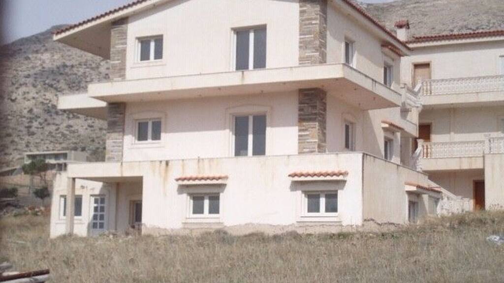 Einfamilienhaus zum Kauf 290.000 € 10 Zimmer 300 m² 2.906 m² Grundstück Attika