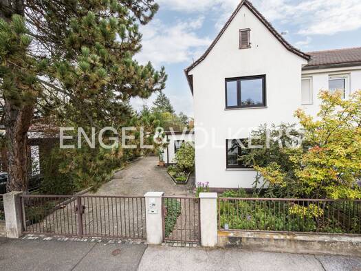 Doppelhaushälfte zum Kauf 399.000 € 4 Zimmer 137 m² 698 m² Grundstück Katzwang Nürnberg 90455