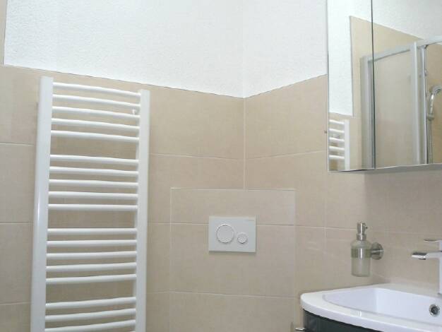 Wohnung zur Miete 310 € 2 Zimmer 48 m² Bieblacher Straße 63 Bieblach Gera 07546