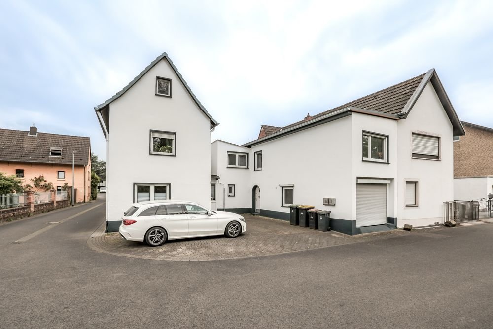 Mehrfamilienhaus zum Kauf provisionsfrei 349.000 € 6 Zimmer 120,9 m²<br/>Wohnfläche 436 m²<br/>Grundstück Birlinghoven Sankt Augustin 53757