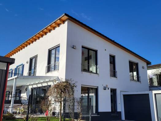 Haus zum Kauf provisionsfrei 839.000 € 5 Zimmer 156 m² 248 m² Grundstück Gartenstraße 31 Hainsacker Lappersdorf 93138