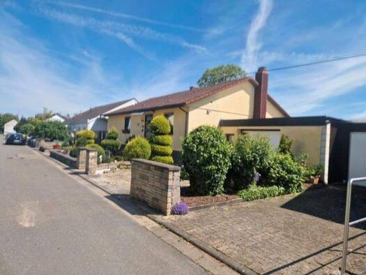 Bungalow zum Kauf 262.000 € 3 Zimmer 96,7 m² 795 m² Grundstück frei ab sofort Gartenstraße 23 Altdorf 67482